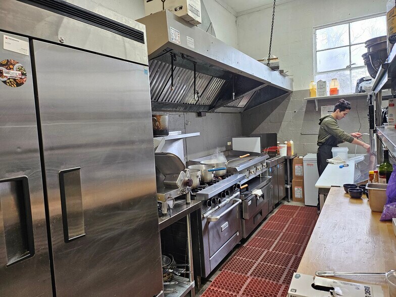 More Photos Of 10 McGillis Ave, Lake George Restaurant For Lease