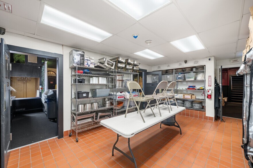 More Photos Of 917 Whittier Blvd, Montebello Storefront For Sale