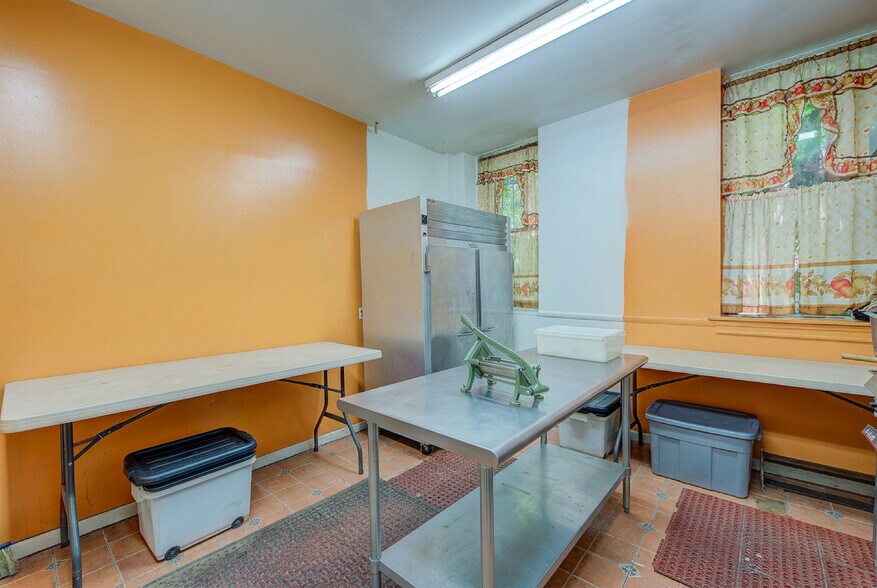 More Photos Of 139 Amboy St, Brooklyn Religious Facility For Lease