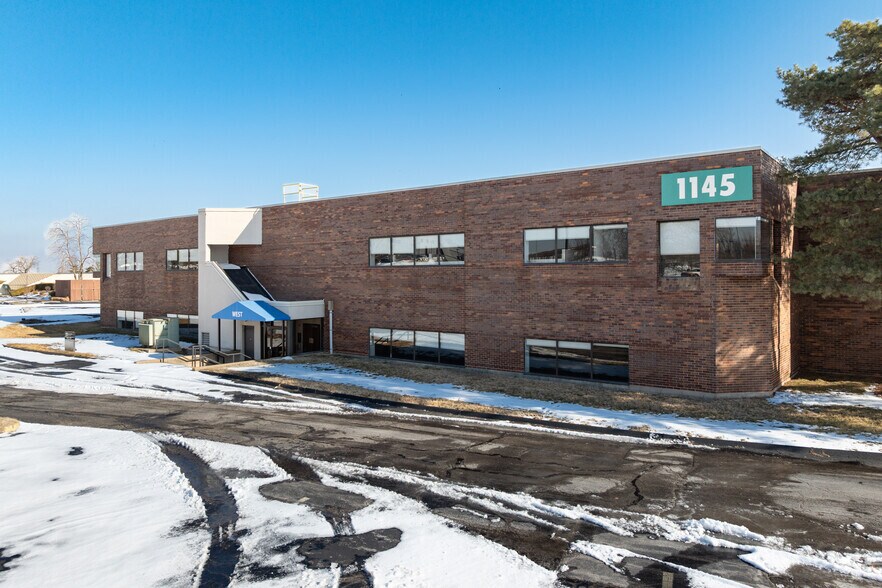 More Photos Of 1145 Corporate Lake Dr, Creve Coeur Office For Sale