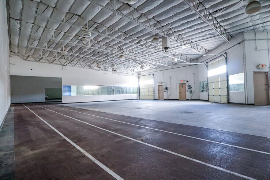 More Photos Of 6640 S Tenaya Way, Las Vegas Light Distribution For Lease