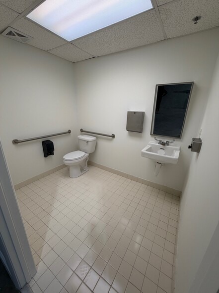 More Photos Of 6010 NW 99th Ave, Doral Warehouse For Sale