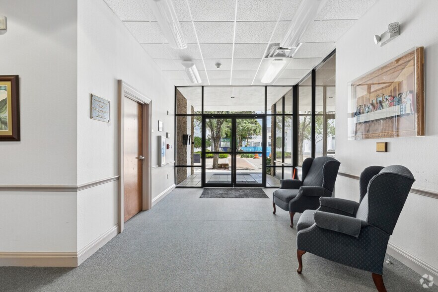 More Photos Of 1670 Main St, Sarasota Religious Facility For Sale