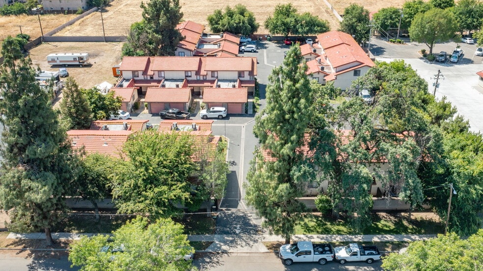 More Photos Of 4308 E Woodward Ave, Fresno Apartments For Sale