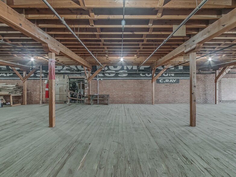 More Photos Of 1144 NW 4th St, Oklahoma City Manufacturing For Sale