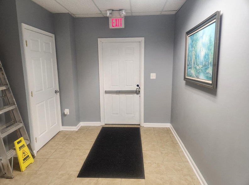 More Photos Of 22196 Three Notch Rd, Lexington Park Office For Lease