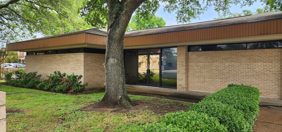 More Photos Of 1416 Campbell Rd, Houston Medical For Lease