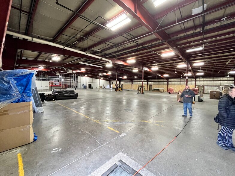 More Photos Of 2041 S Stoughton Rd, Madison Warehouse For Lease