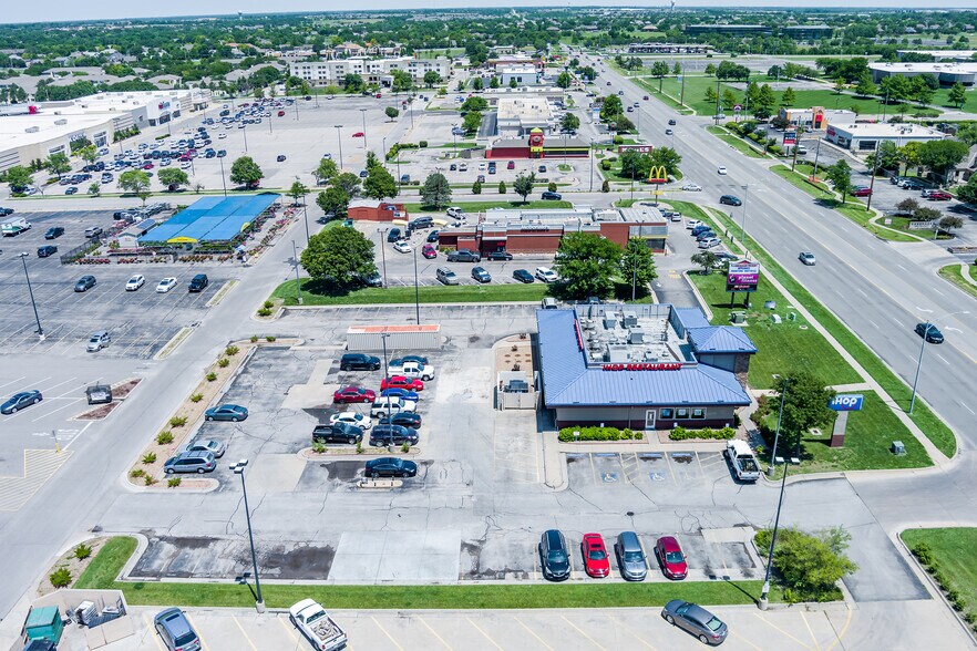 More Photos Of 3505 N Rock Rd, Wichita Restaurant For Lease