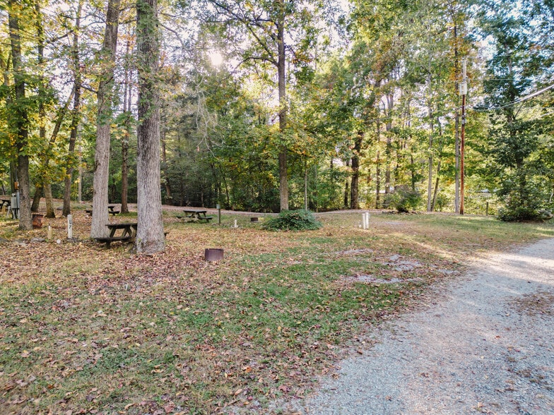 More Photos Of 78 Pebble Mountain Cir, Chuckey Trailer Camper Park For Sale