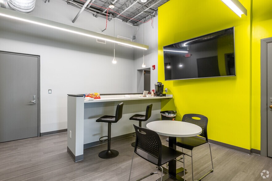 More Photos Of 3404 Lorain Ave, Cleveland Office Residential For Sale