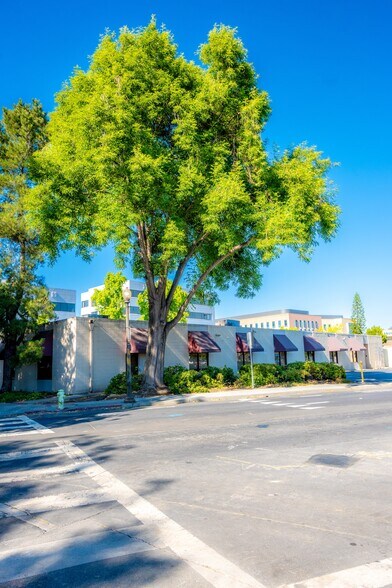 More Photos Of 910 Marshall St, Redwood City Medical For Lease