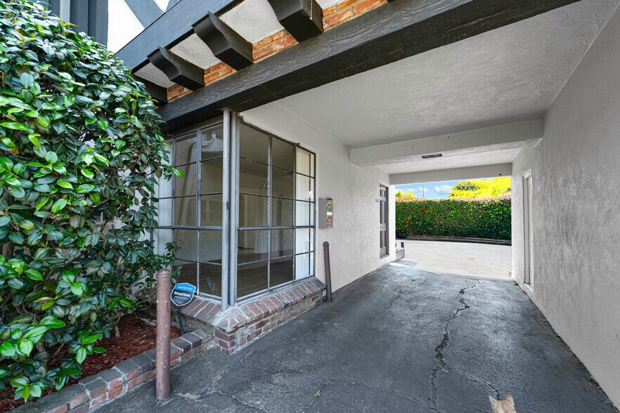 More Photos Of 2556-2664 1/2 W 5th St, Los Angeles Apartments For Sale