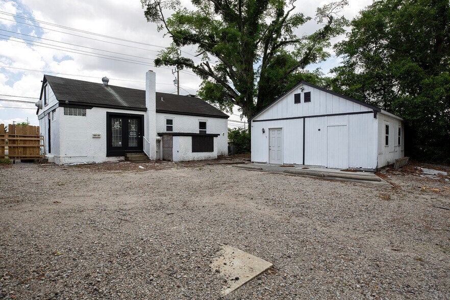 More Photos Of 511 Shipyard Blvd, Wilmington Office For Sale