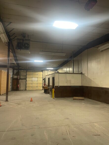 More Photos Of 117 E Commerce Way, Libby Light Distribution For Sale