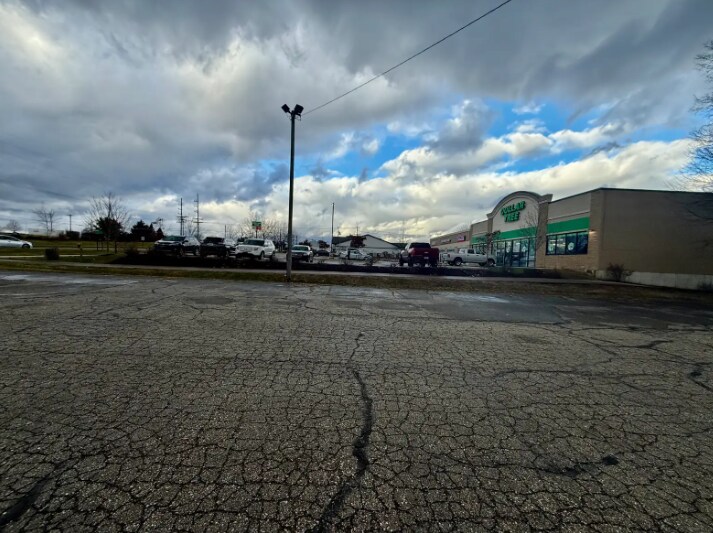 More Photos Of 207 E Kipp Rd, Mason Warehouse For Sale