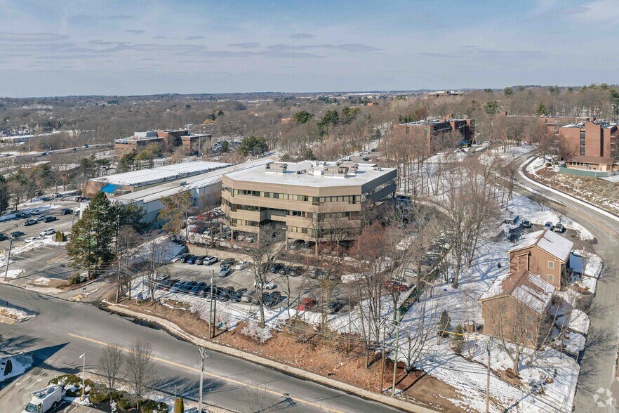 More Photos Of 91 Montvale Ave, Stoneham Office For Sale