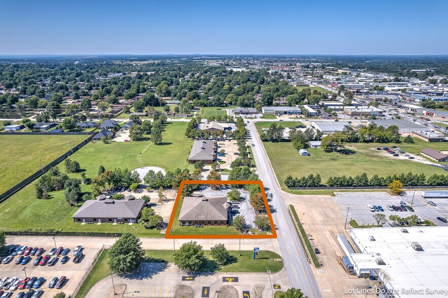 More Photos Of 1479 Executive Pl, Springdale Medical For Sale