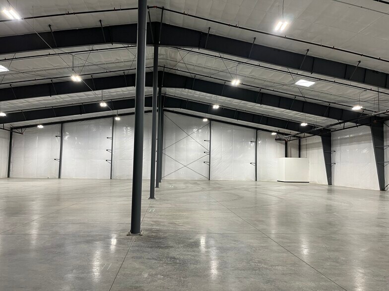 More Photos Of 1400-1442 W Smith Rd, Ferndale Industrial For Sale