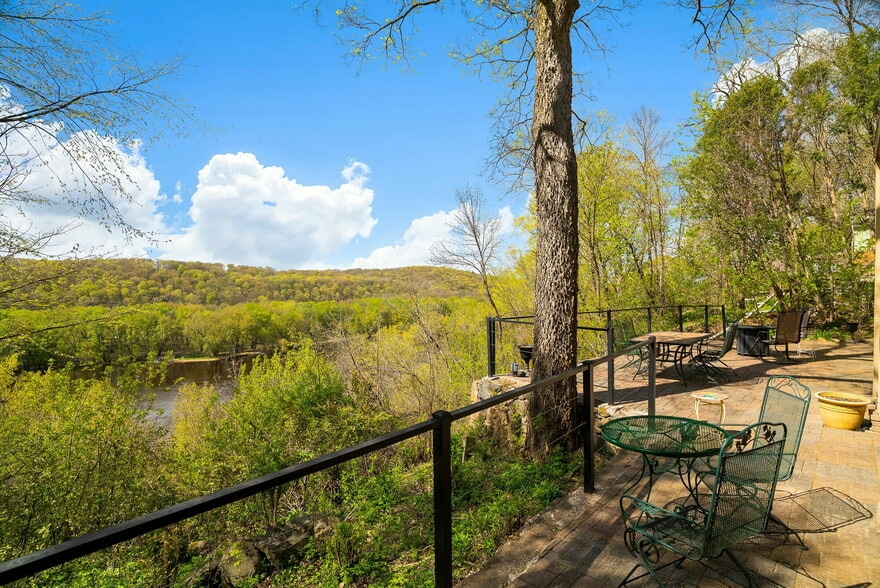 More Photos Of 305 River St, Osceola Hospitality For Sale