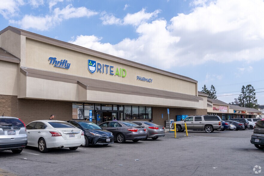 More Photos Of 12727-12765 Van Nuys Blvd, Pacoima Storefront For Lease