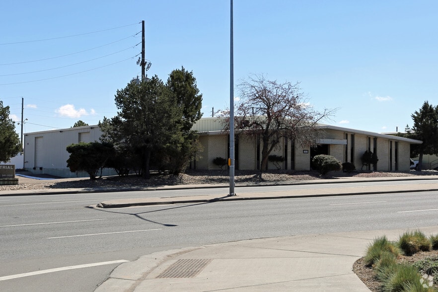 More Photos Of 1690 Chambers Rd, Aurora Light Distribution For Lease