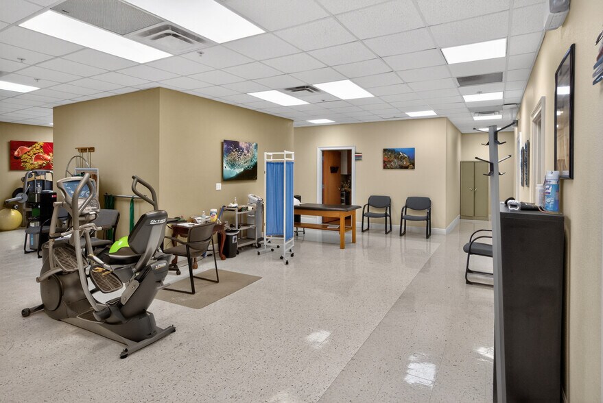 More Photos Of 733 & 737 County Road 466, Lady Lake Medical For Sale