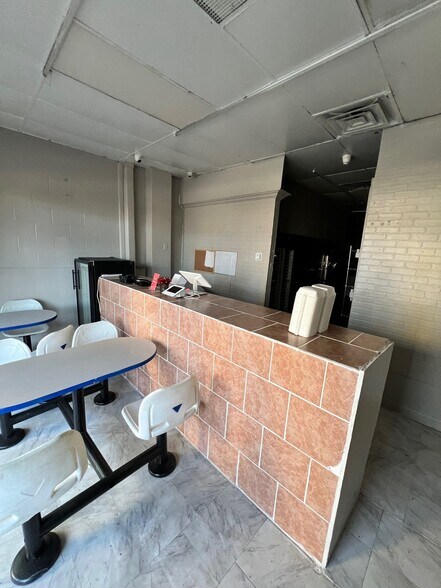 More Photos Of 1853 Richmond Ave, Houston General Retail For Lease