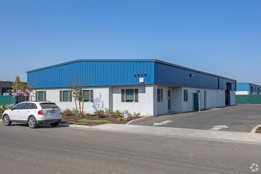 Primary Photo Of 3730 W Swift Ave, Fresno Coworking Space