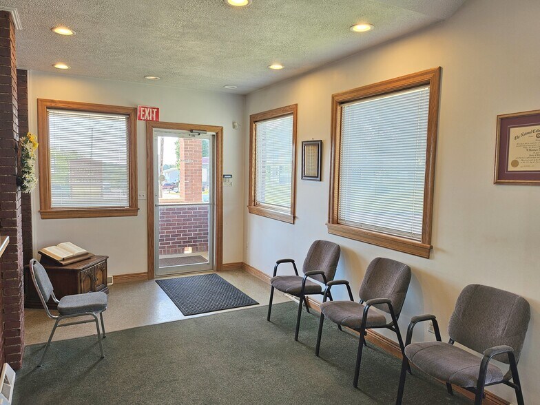 More Photos Of 662 New Castle Rd, Butler Office For Sale