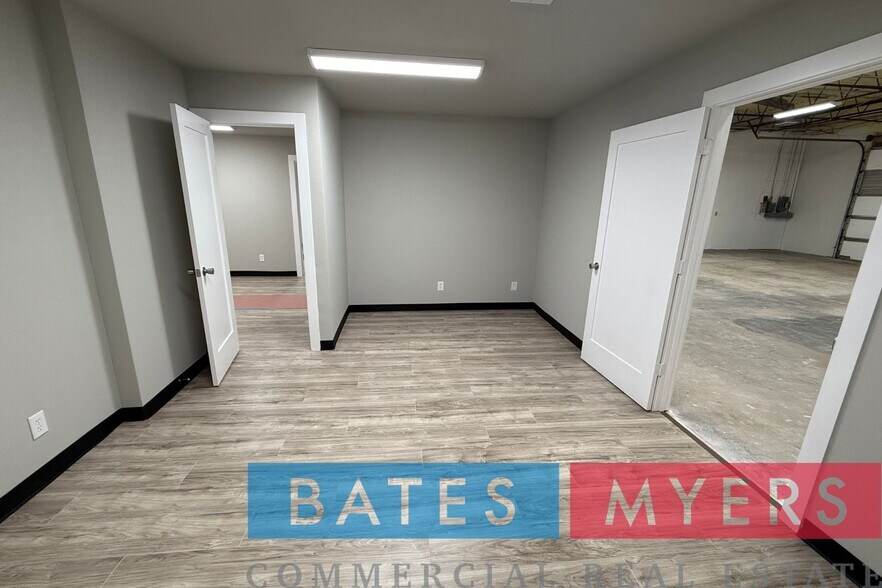 More Photos Of 2805 National Dr, Garland Warehouse For Lease