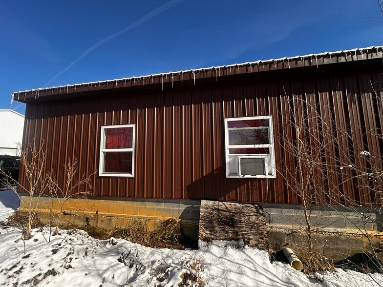 More Photos Of 522A S Main St, Broadway Flex For Sale