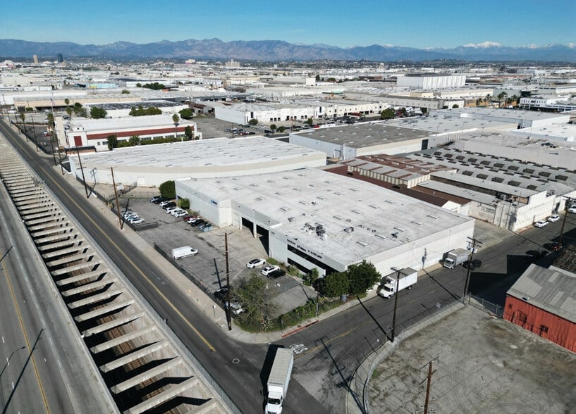Primary Photo Of 5080 S Alameda St, Vernon Manufacturing For Lease