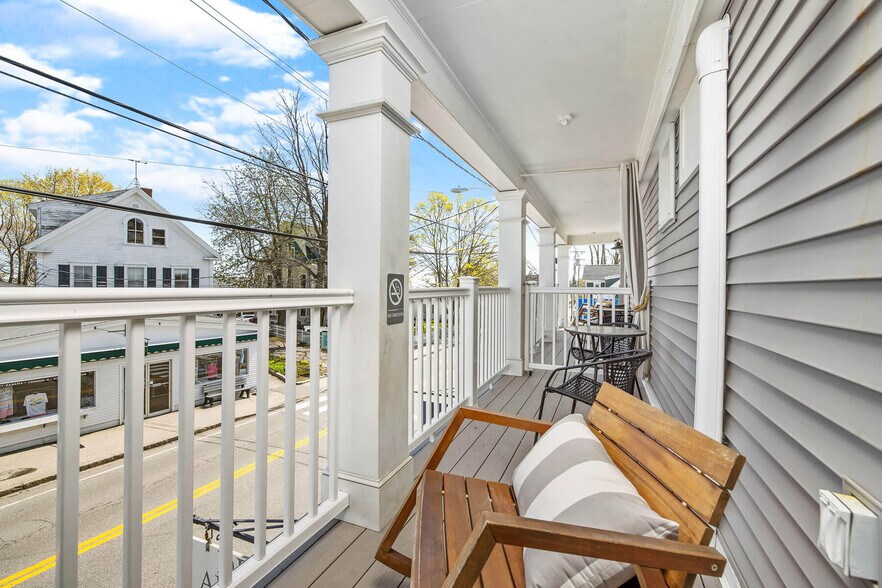 More Photos Of 20 Shore Rd, Ogunquit Storefront Retail Office For Sale