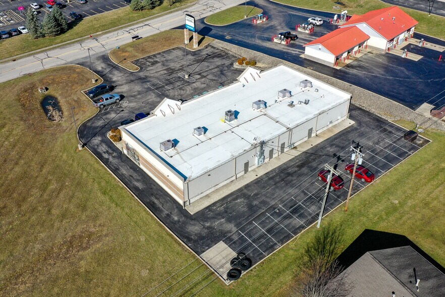 More Photos Of 120 Roberts Ln, Hillsboro Freestanding For Lease