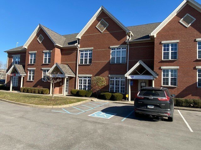 More Photos Of 601 N Shore Dr, Jeffersonville Medical For Sale