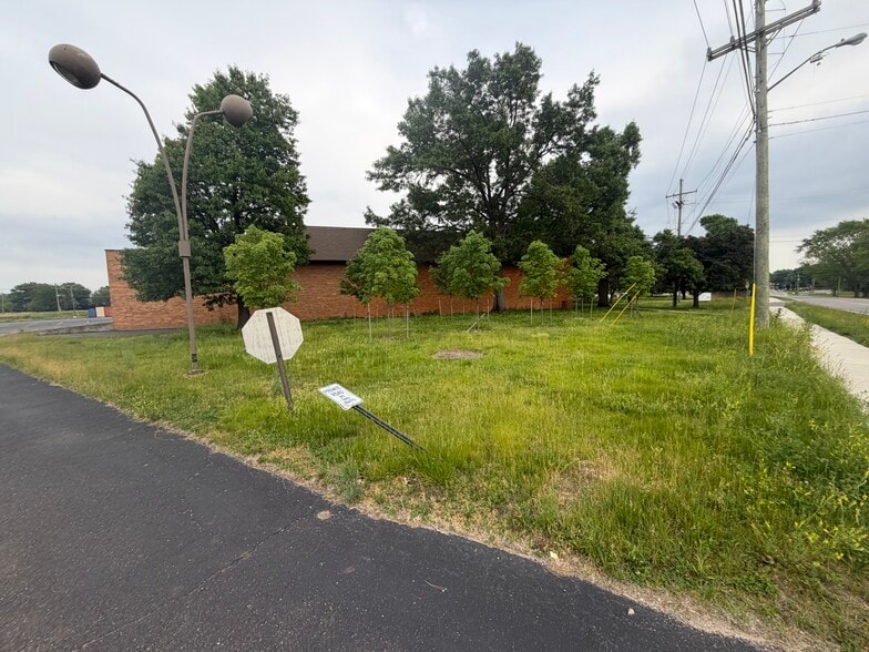 More Photos Of 850 Ladd Rd, Walled Lake Warehouse For Sale