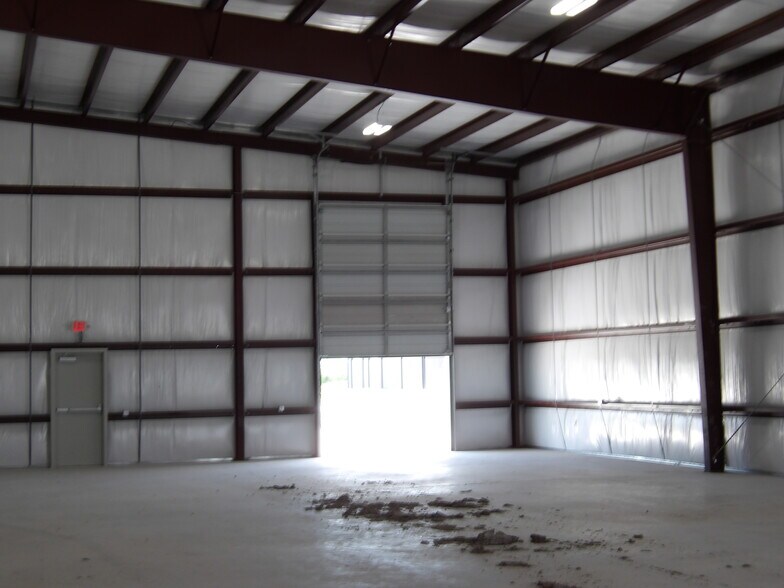More Photos Of 1750 Reveille Rd, Harlingen Distribution For Lease