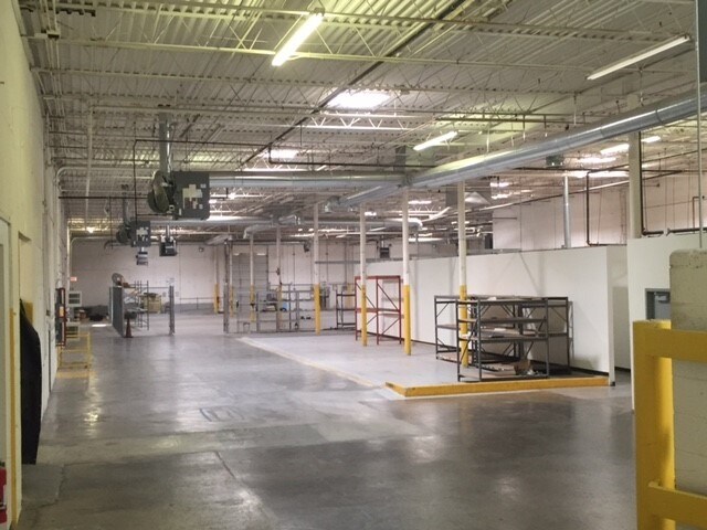 More Photos Of 1430 Vanderbilt Dr, El Paso Warehouse For Lease