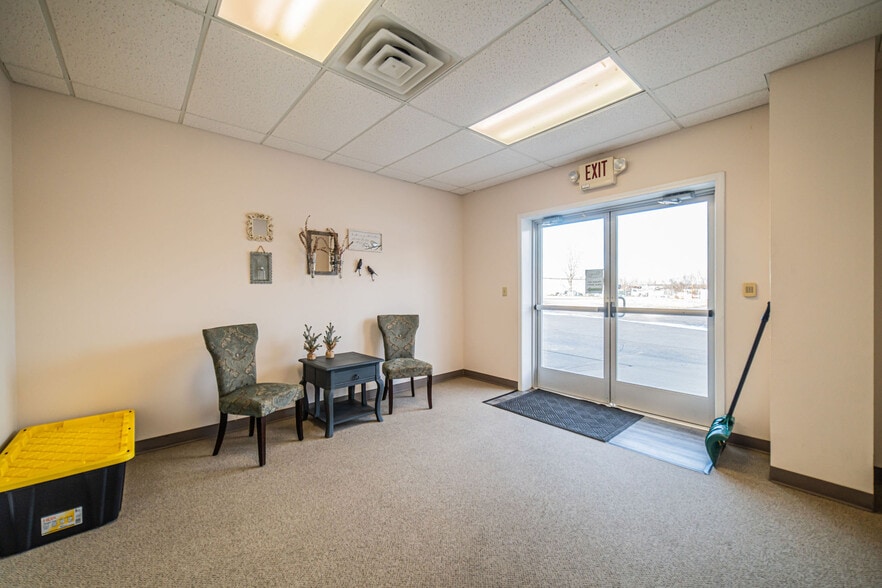 More Photos Of 3530 Park Plaza Rd, Paducah Flex For Lease