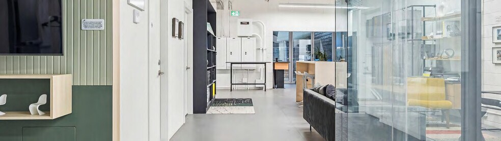 More Photos Of 118 8th Av W, Vancouver Flex For Lease