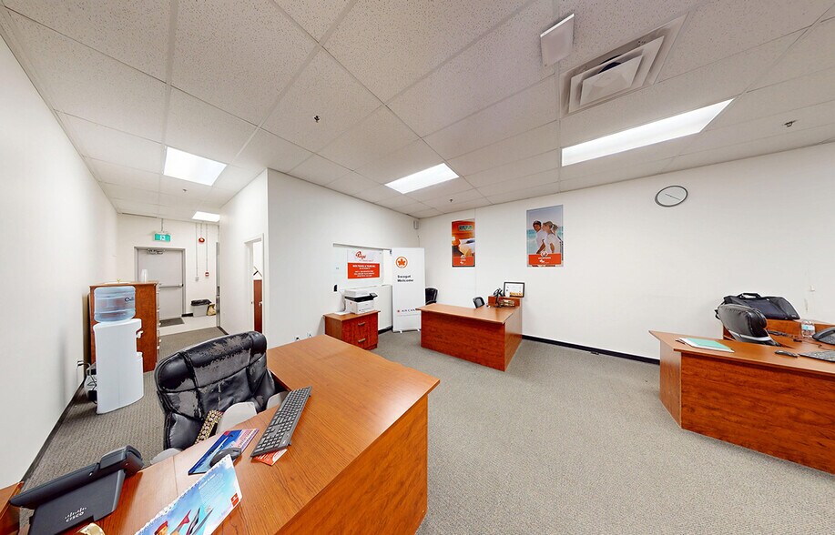 More Photos Of 850 Keewatin St, Winnipeg General Retail For Lease