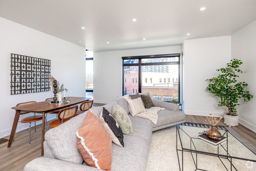 More Photos Of 1200 Keosauqua Way, Des Moines Apartments For Sale