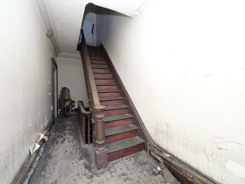 More Photos Of 170 Chambers St, Newburgh Apartments For Sale