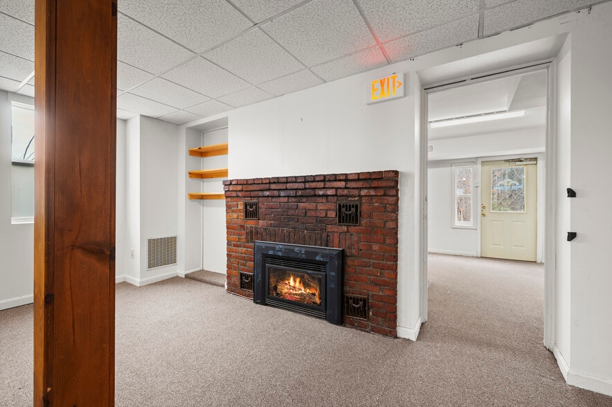 More Photos Of 2425 Lafayette Rd, Portsmouth Office Residential For Sale