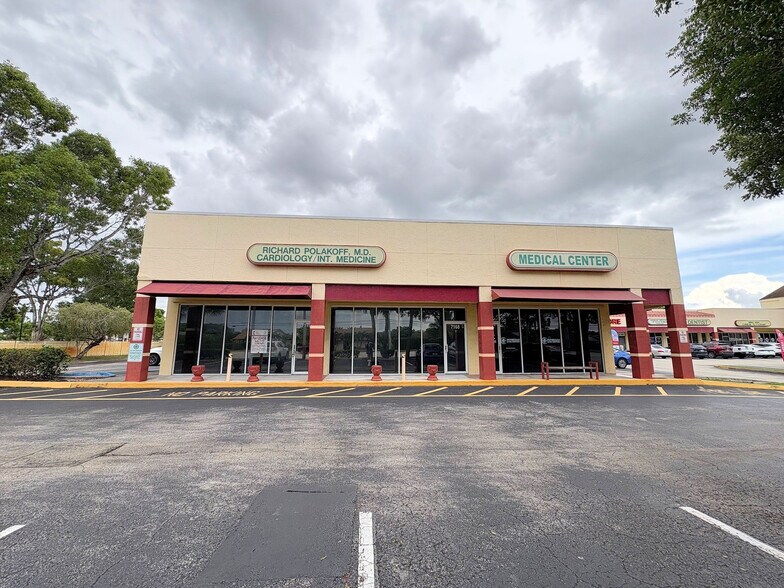 More Photos Of 7118-7170 N Nob Hill Rd, Tamarac General Retail For Lease