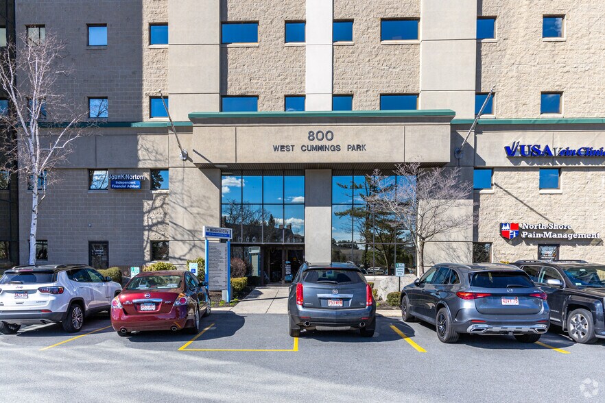 More Photos Of 800 W Cummings Park, Woburn Medical For Lease