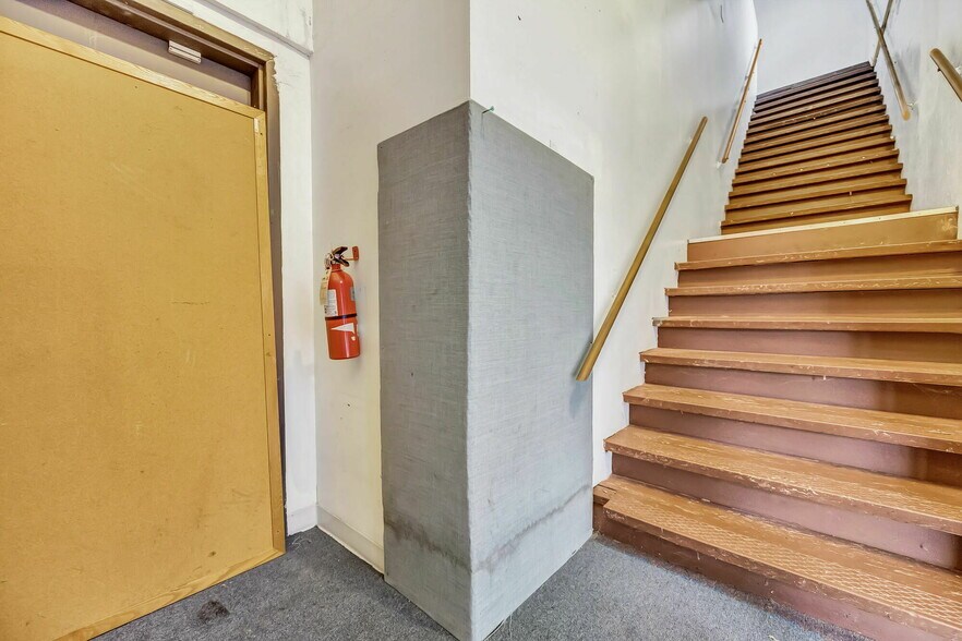 More Photos Of 904 E New Haven Ave, Melbourne Storefront For Lease