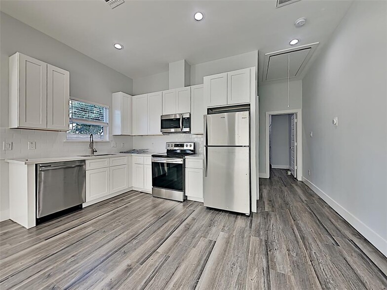 More Photos Of 2620 Delafield St, Houston Apartments For Sale