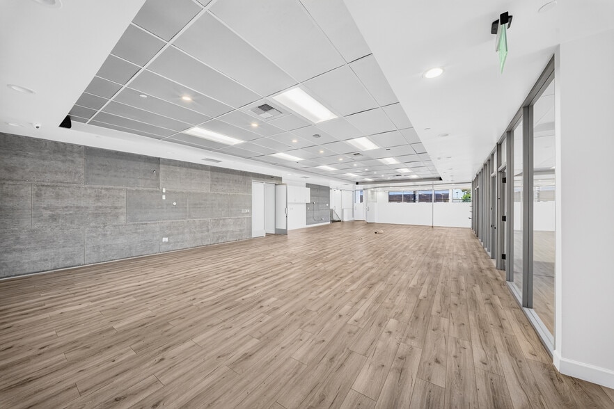 More Photos Of 18071 Fitch, Irvine Showroom For Sale